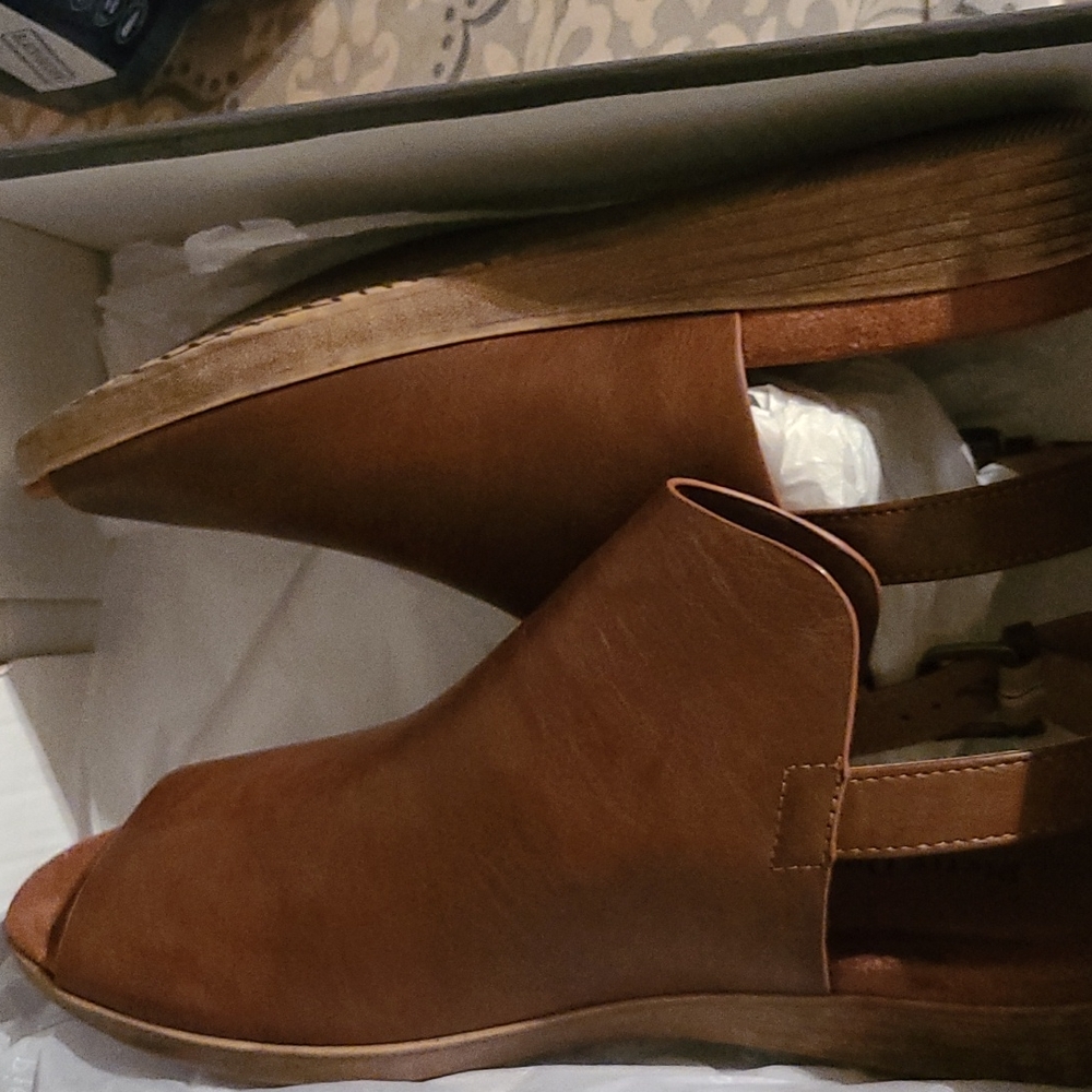 Sandal